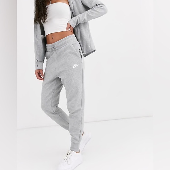 Nike Pants - Nike WOMEN'S NIKE SPORTSWEAR CLUB FLEECE MID-RISE JOGGER PANTS Size M
